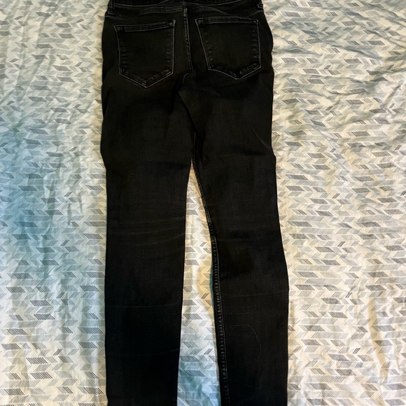 Old Navy Mid-Rise Rockstar Super skinny black jeans - Picture 3 of 6